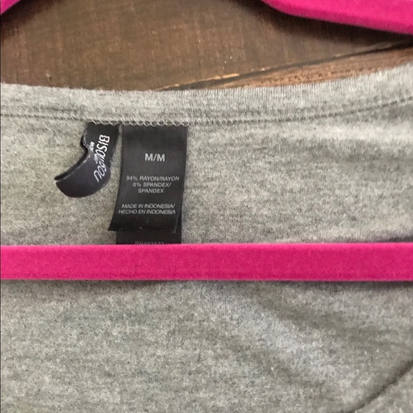 Bisou Bisou gray top - Picture 2 of 2